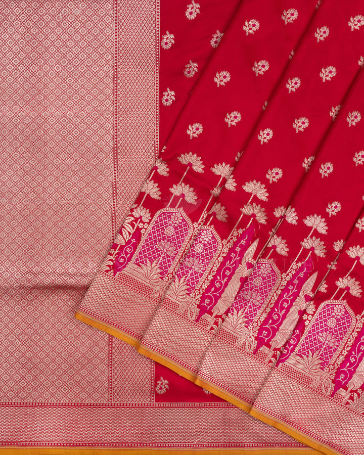 Red Handwoven Banaras Silk Saree - TSH2506142
