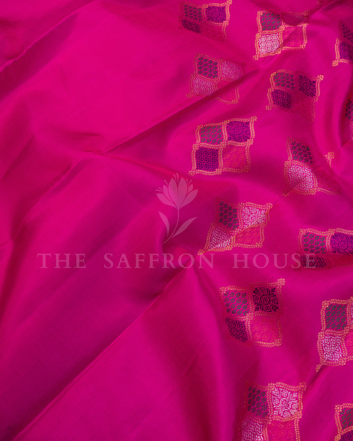 Handloom Borderless Kanjivaram Silk Saree in Rani Pink - TSH250175