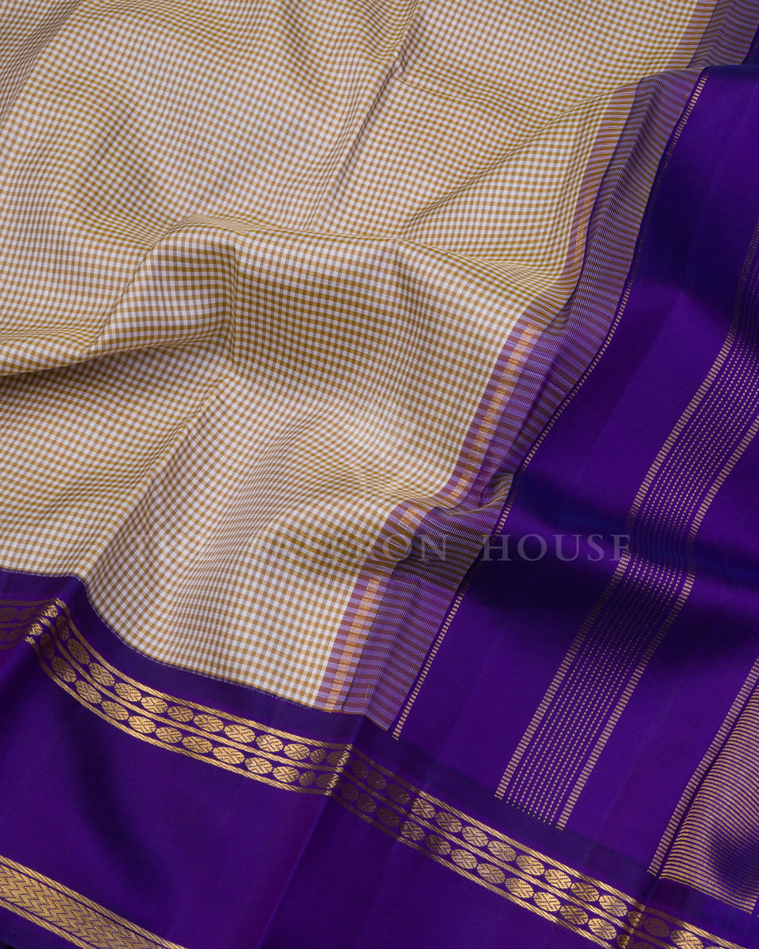 Handloom Kanjivaram Silk Saree in Beige And Violet - TSH250054