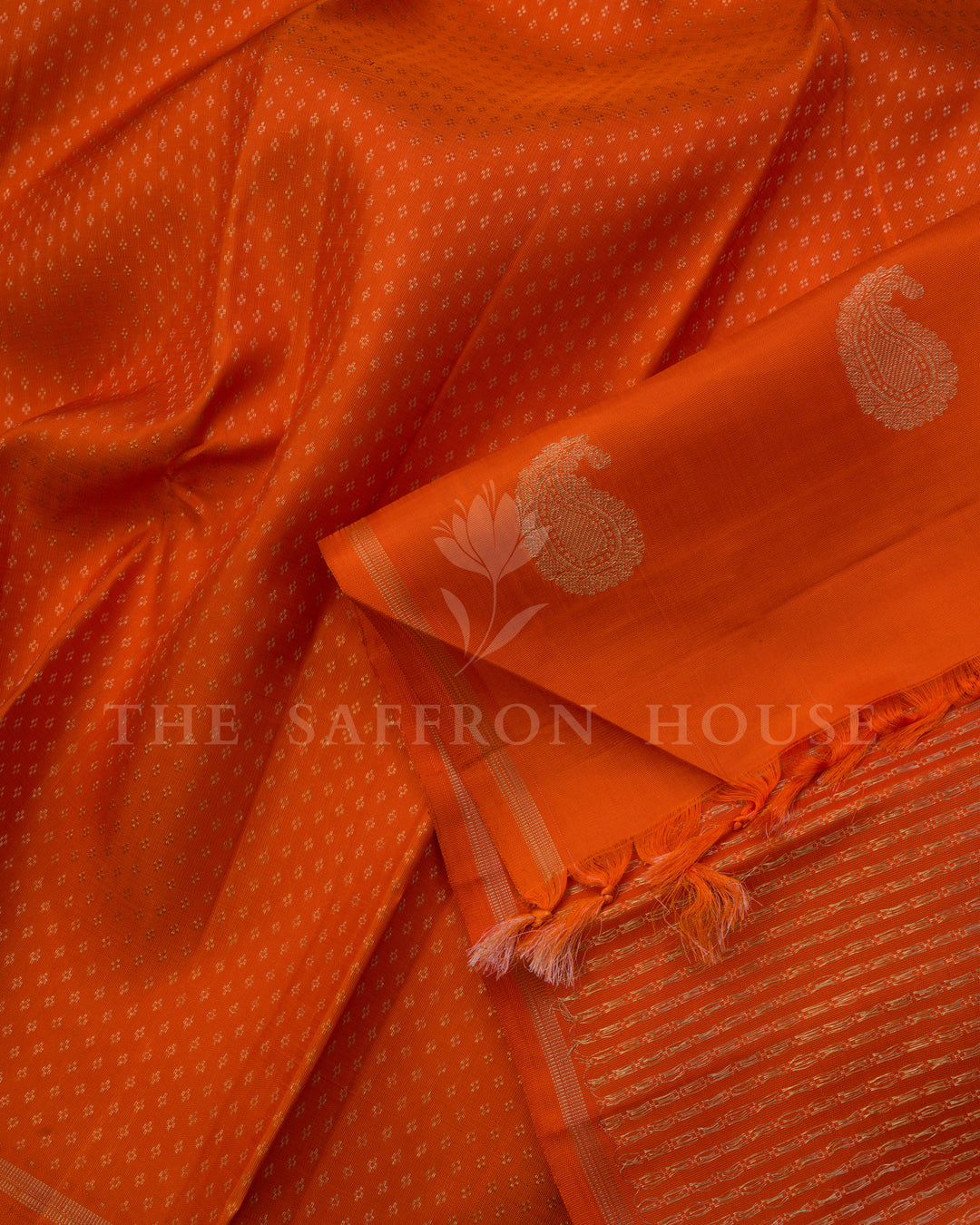 White And Orange Handwoven Half-and-Half Pure Kanjivaram Silk Saree - TSH250192
