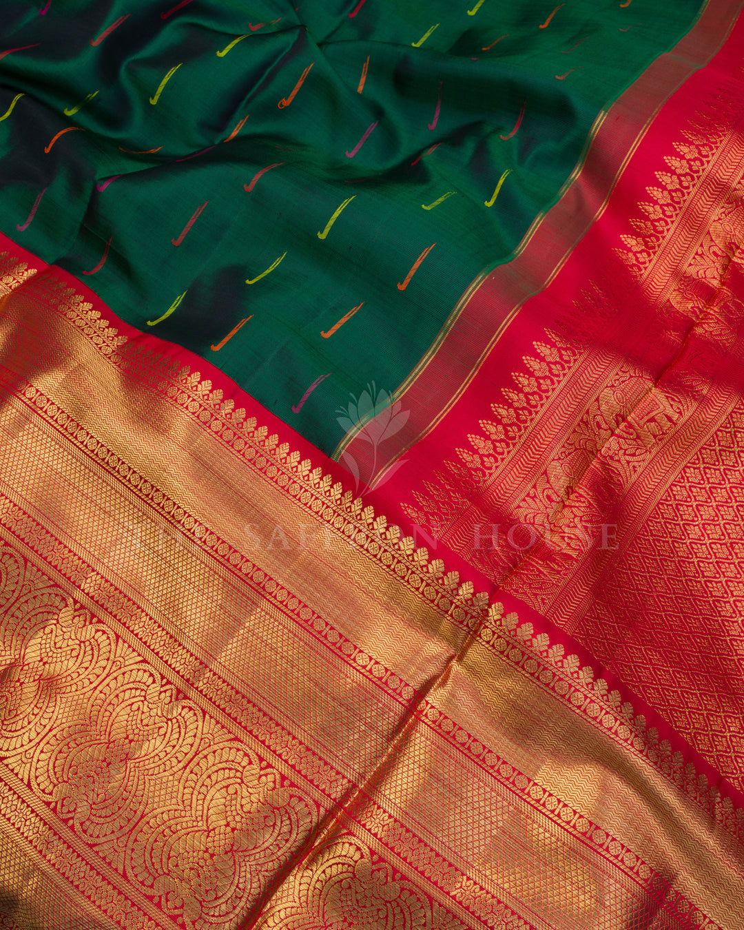 Bottle Green And Red Handwoven Kanjivaram Silk Saree - TSH000001