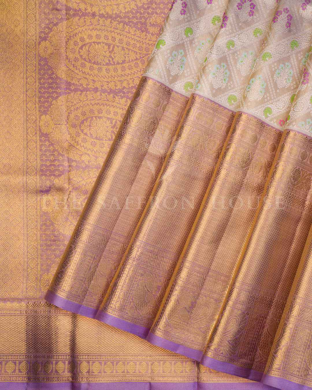 Handloom Kanjivaram Silk Saree in Gold And Lavender