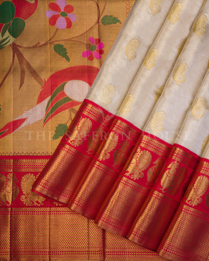 Handloom Kanjivaram Silk Saree in Ivory And Chilli Red