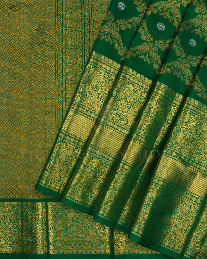Bottle Green Handwoven Kanjivaram Silk Saree - TSH2506106