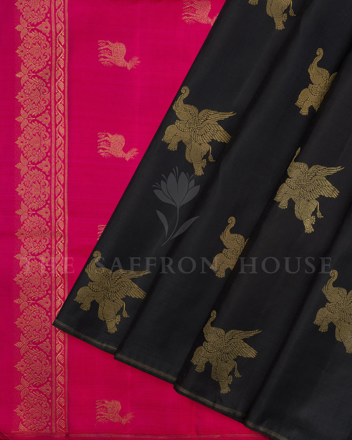 Black And Rani Pink No Border Handwoven Kanjivaram Silk Saree - TSH2506210