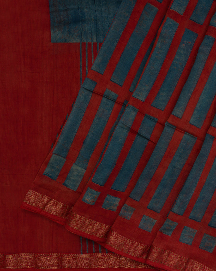 Red And Blue Maheshwari Silk Cotton Block Printed Saree - TSH8460058