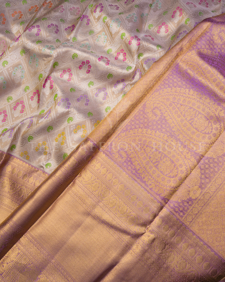 Handloom Kanjivaram Silk Saree in Gold And Lavender