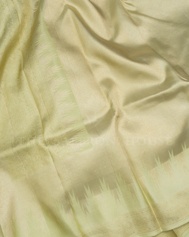Light Pista Green Handwoven Kanjivaram Silk Saree - TSH2506131