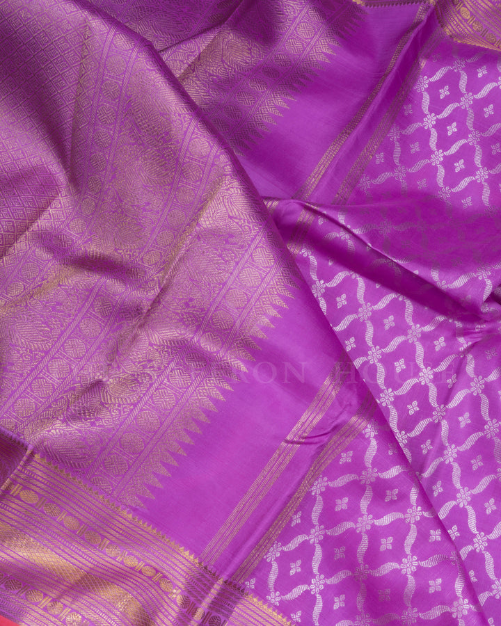 Lavender Handwoven Kanjivaram Silk Saree - TSH2506104