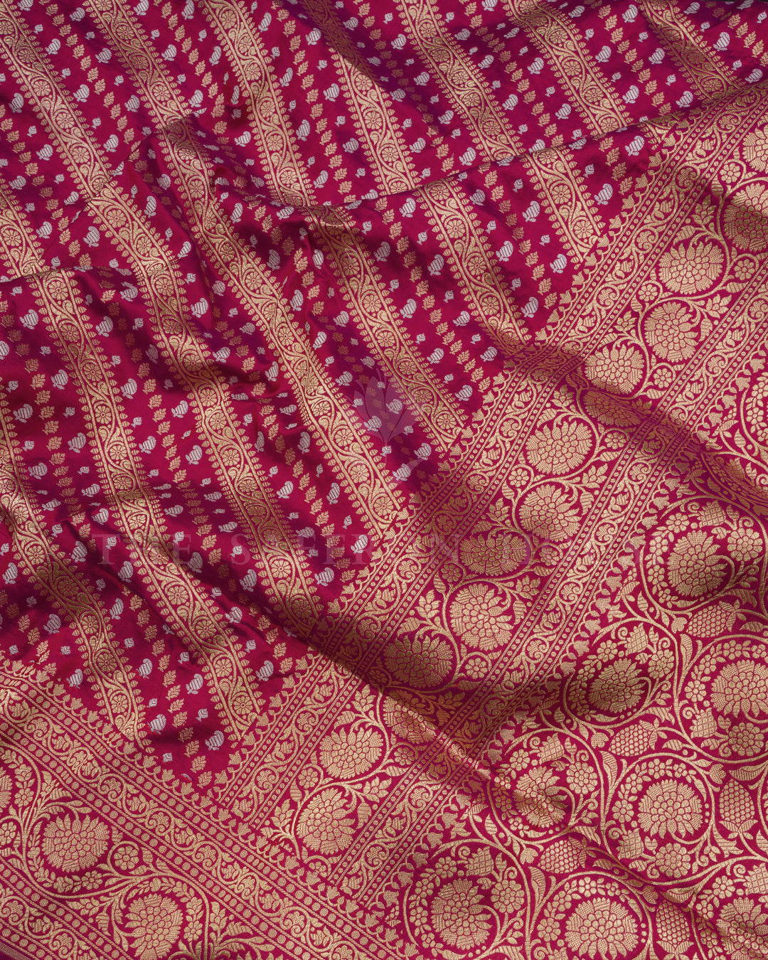 Deep Magenta Handwoven Banarasi Silk Saree - TSH2506180