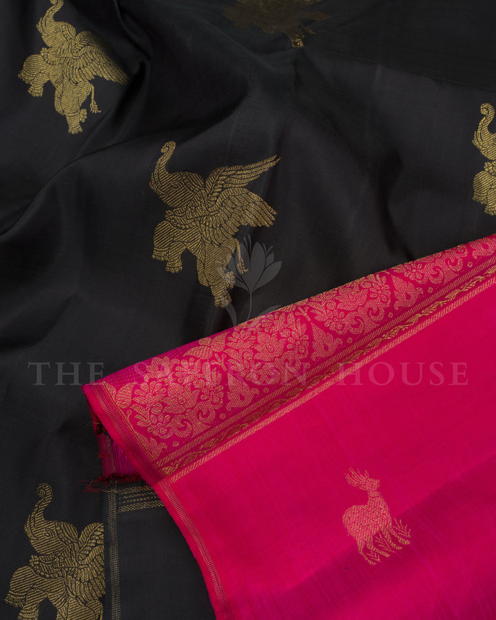 Black And Rani Pink No Border Handwoven Kanjivaram Silk Saree - TSH2506210