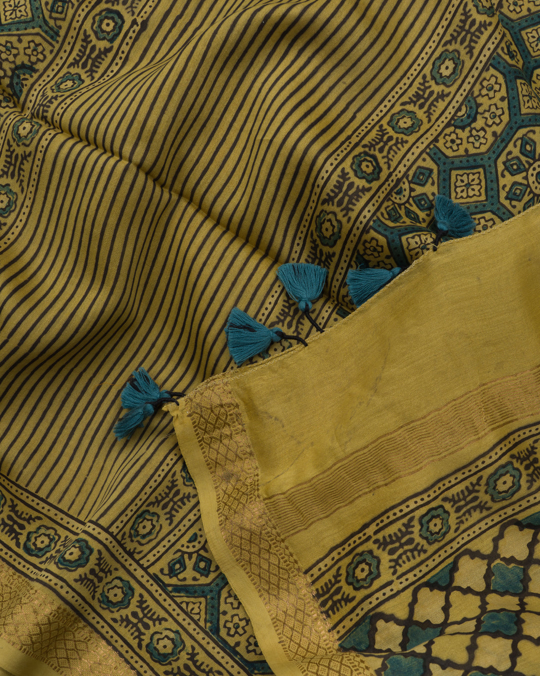 Mustard Yellow Maheshwari Silk Cotton Ajrak Printed Saree - TSH8460056