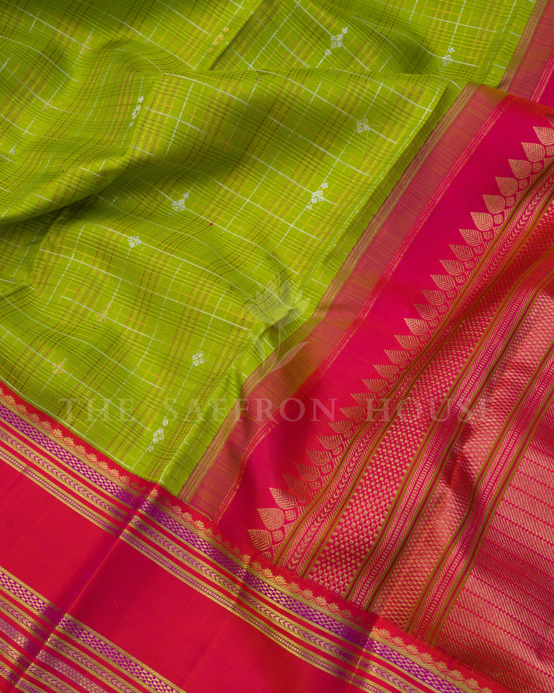 Handloom Kanjivaram Silk Saree in Parrot Green And Pink Orange - TSH250045