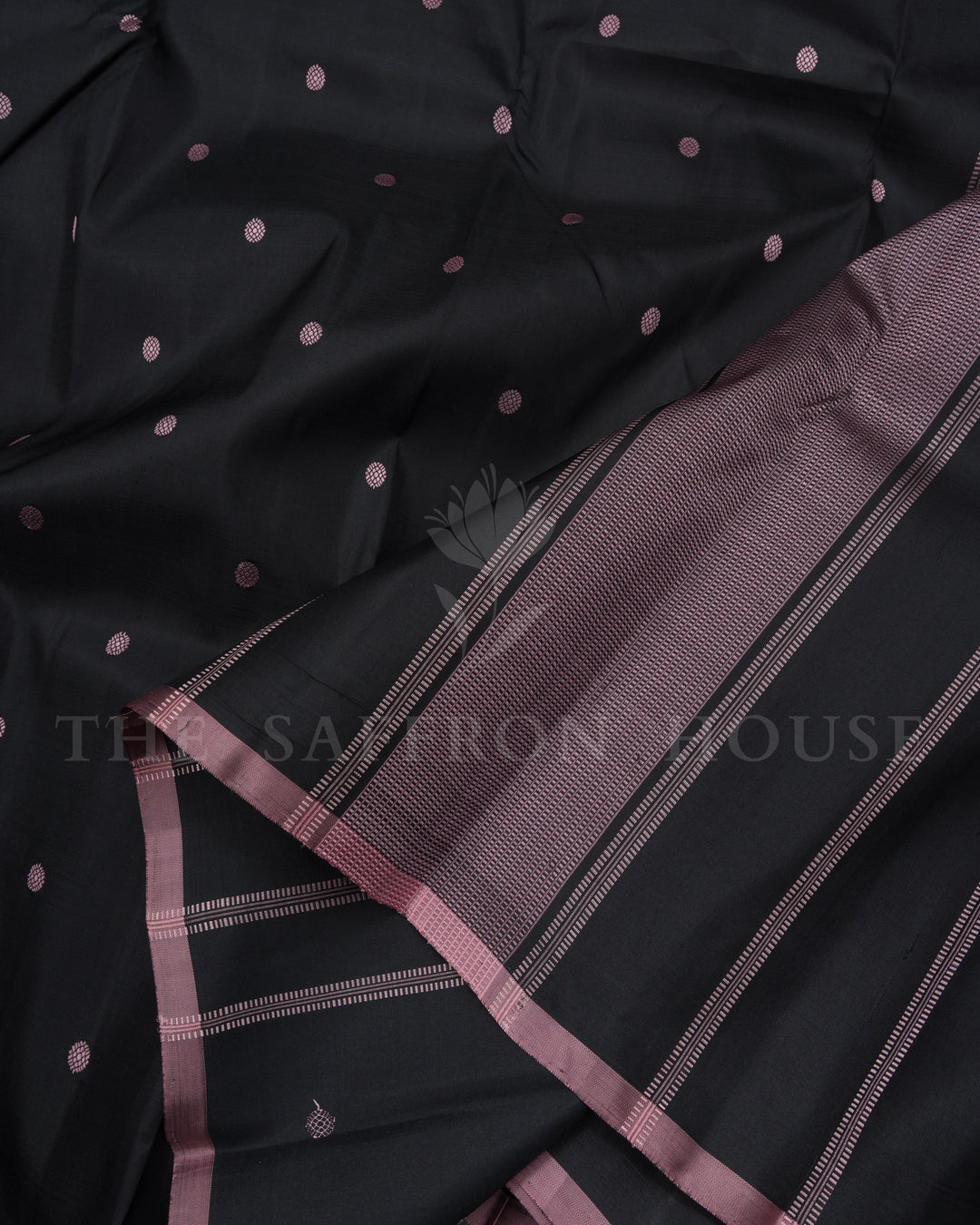 Black And Powder Pink No Border Handwoven Kanjivaram Silk Saree - TSH2506231