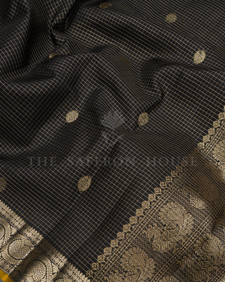 Black Handwoven Kanjivaram Silk Saree - TSH2506250
