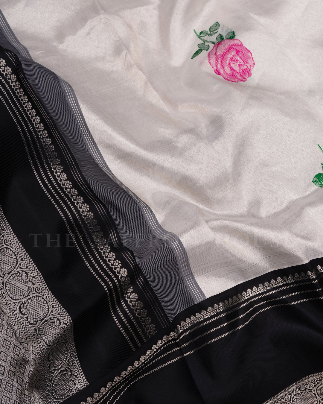 Silver And Black Handwoven Kanjivaram Silk Saree - TSH2506118-view4