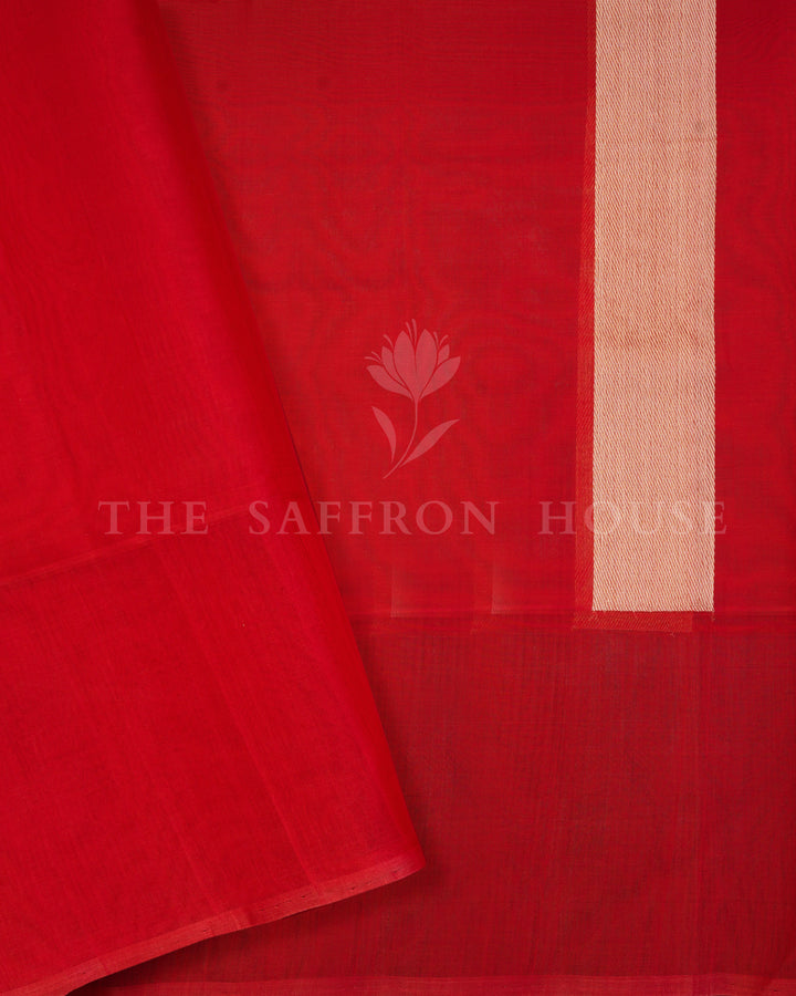 Handloom Banaras Silk Saree in Green And Chilli Red