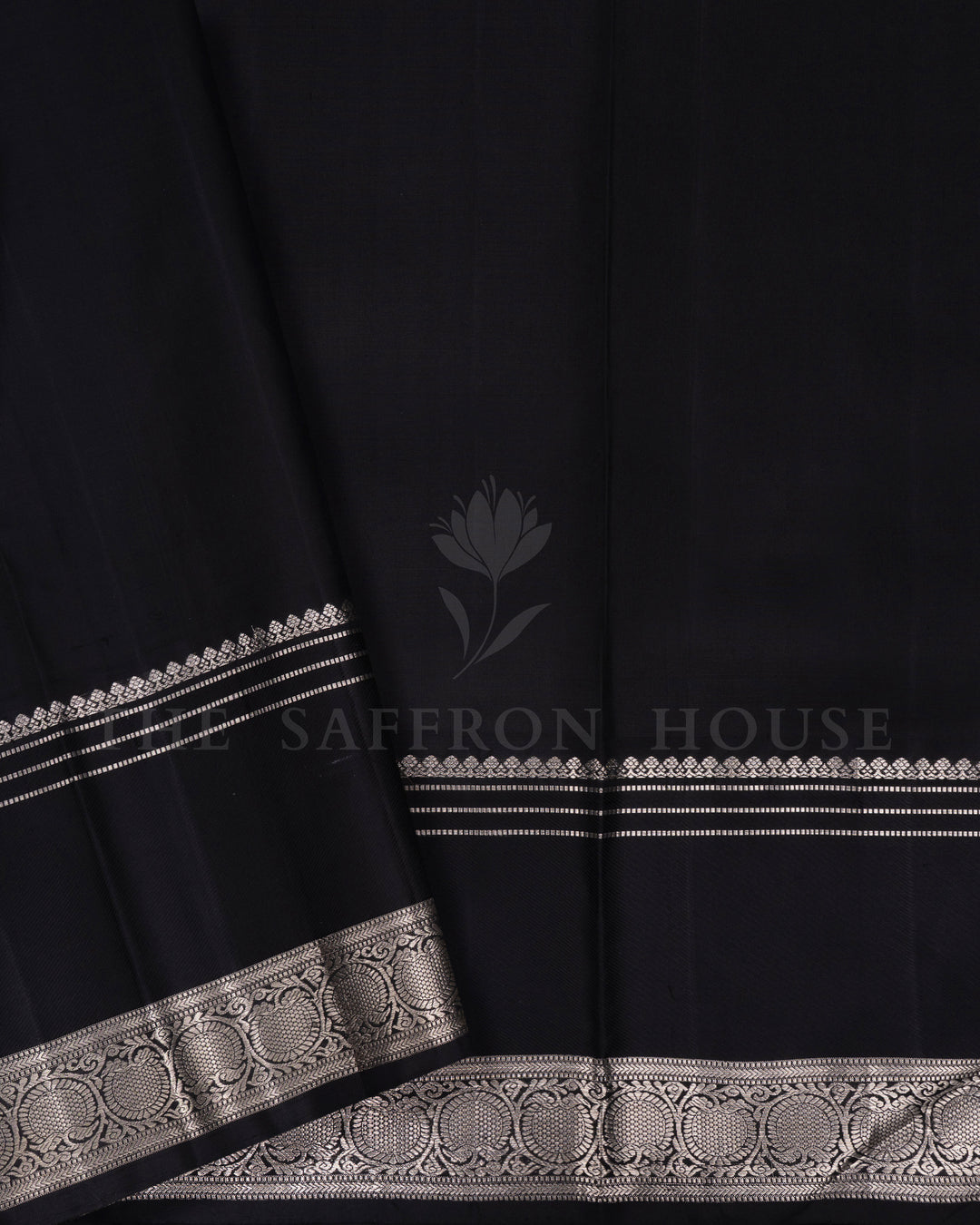 Silver And Black Handwoven Kanjivaram Silk Saree - TSH2506118-view5
