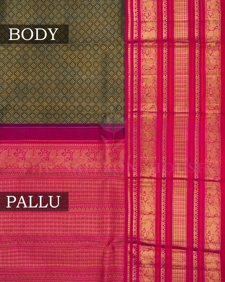 Deep Bottle Green And Rani Pink Handwoven Kanjivaram Silk Saree - TSH2506035