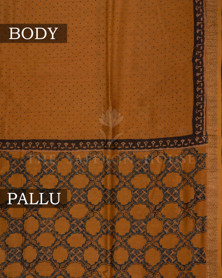 Rust Orange Maheshwari Silk Cotton Kalamkari Saree - TSH8460059