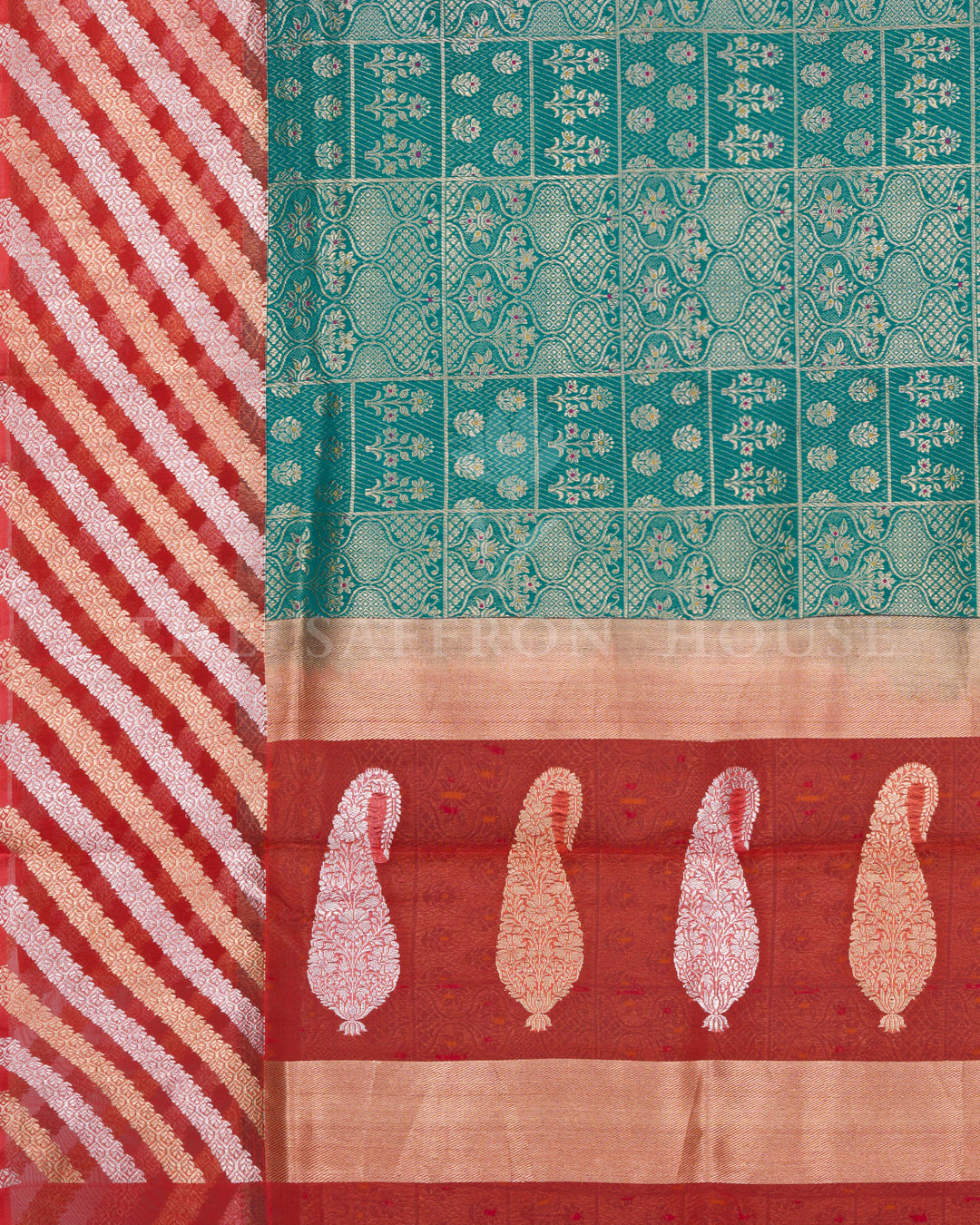 Handloom Banaras Silk Saree in Green And Chilli Red
