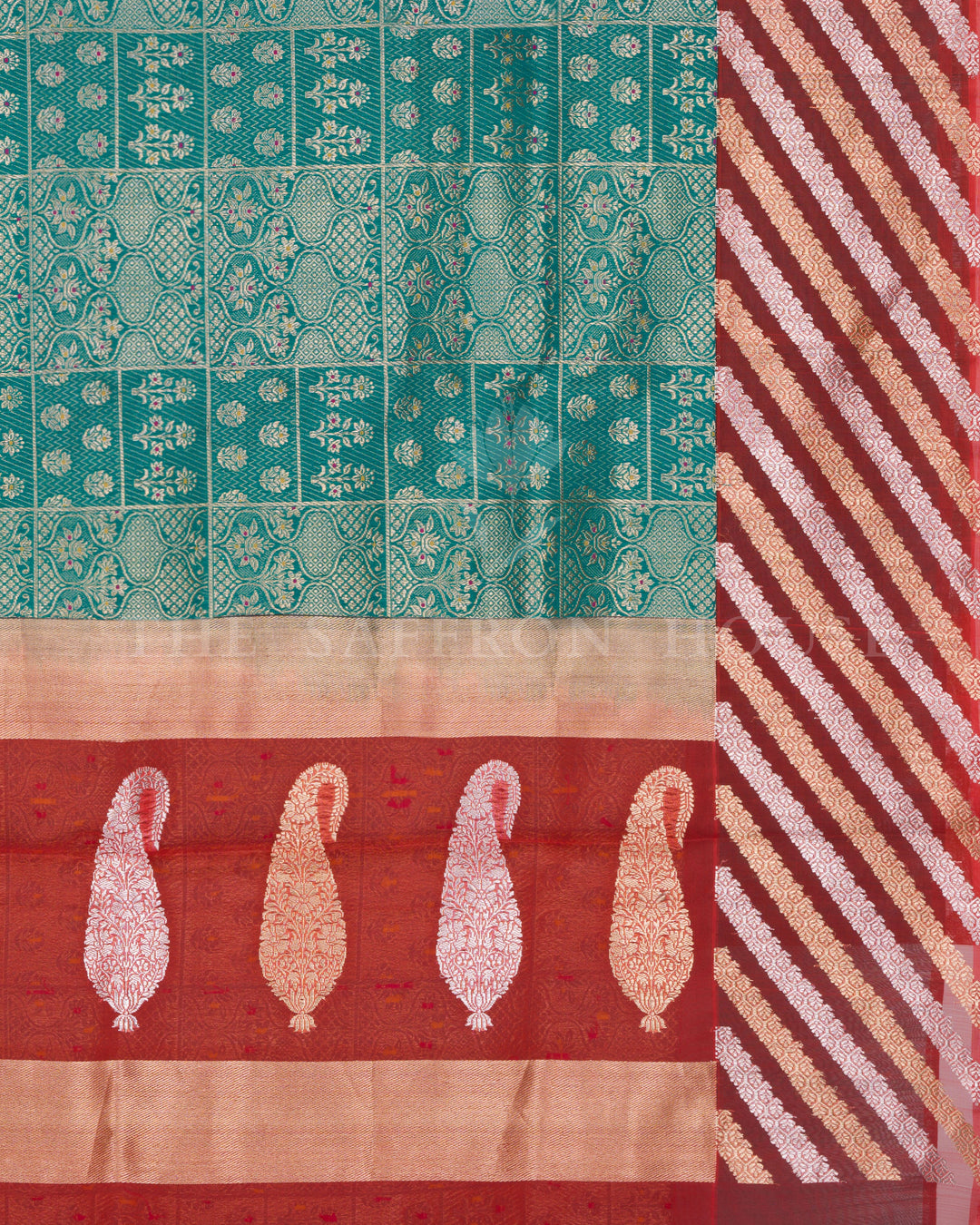 Handloom Banaras Silk Saree in Green And Chilli Red
