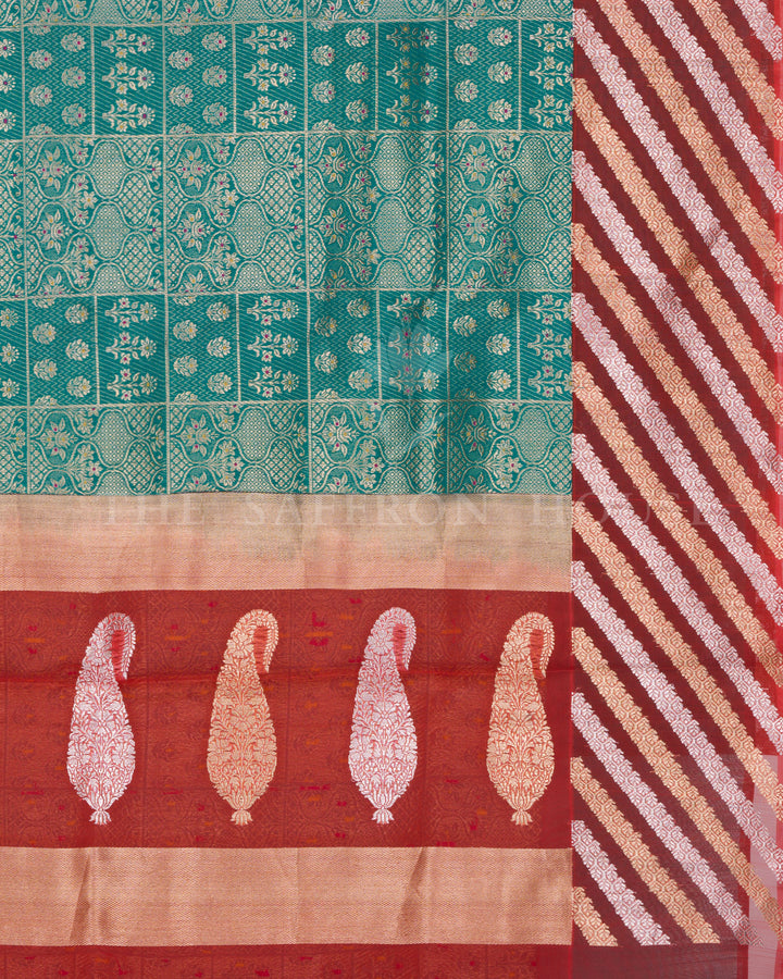 Handloom Banaras Silk Saree in Green And Chilli Red