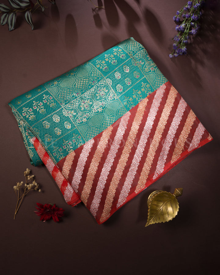 Handloom Banaras Silk Saree in Green And Chilli Red