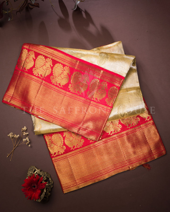 Handloom Kanjivaram Silk Saree in Ivory And Chilli Red