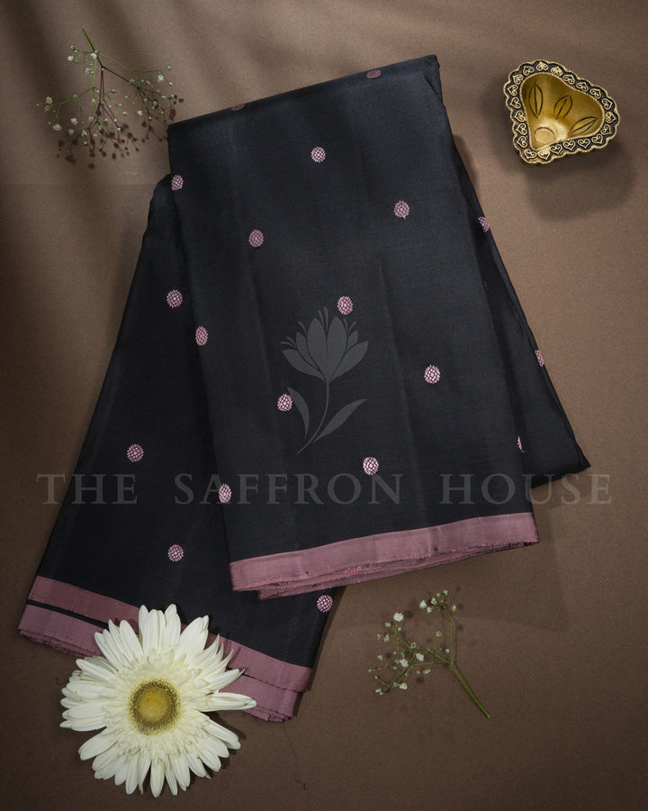 Black And Powder Pink No Border Handwoven Kanjivaram Silk Saree - TSH2506231