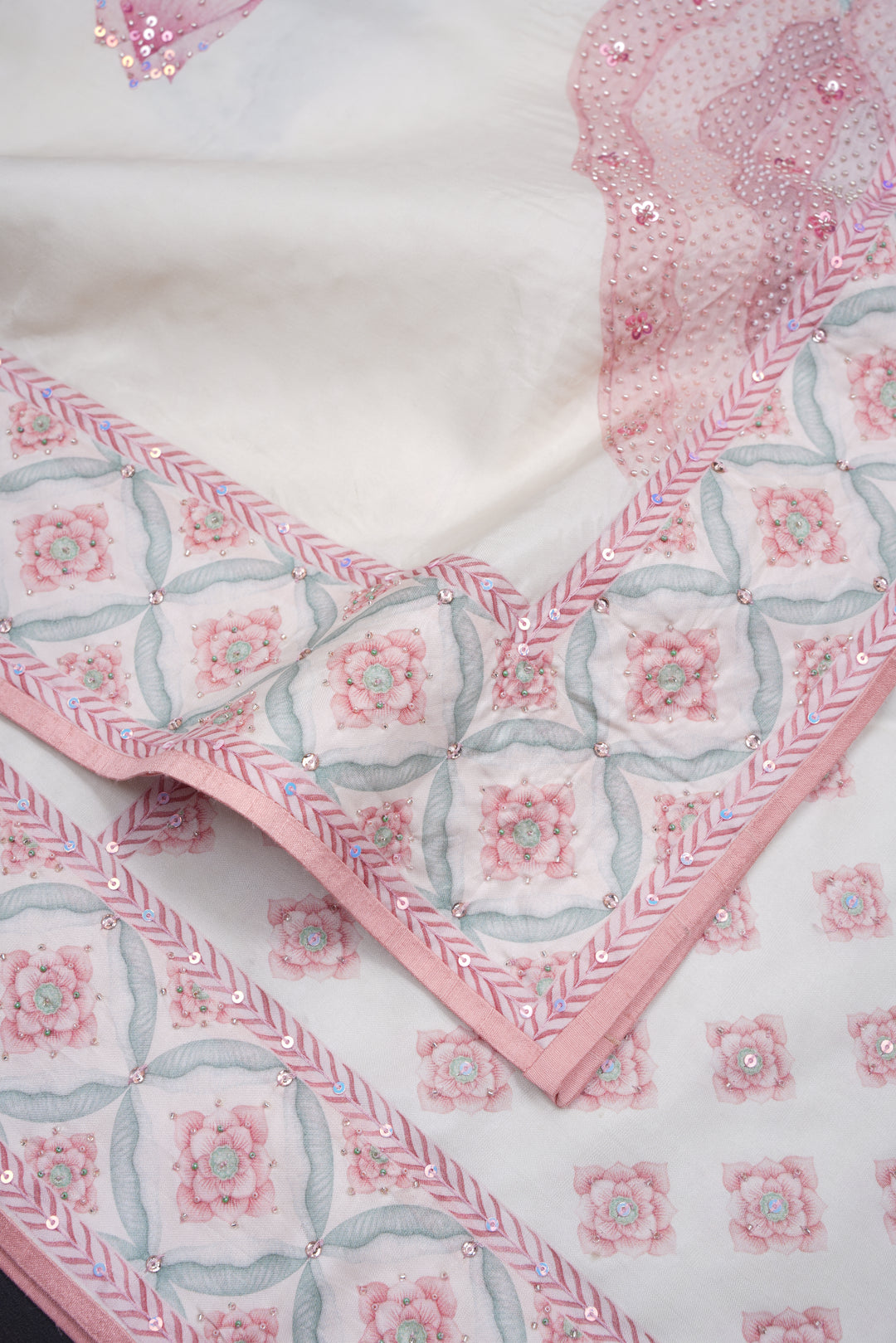 Blooming Heiress – Lotus Bloom Kanchi Silk Saree with Pearl-Edged Border (Copy)