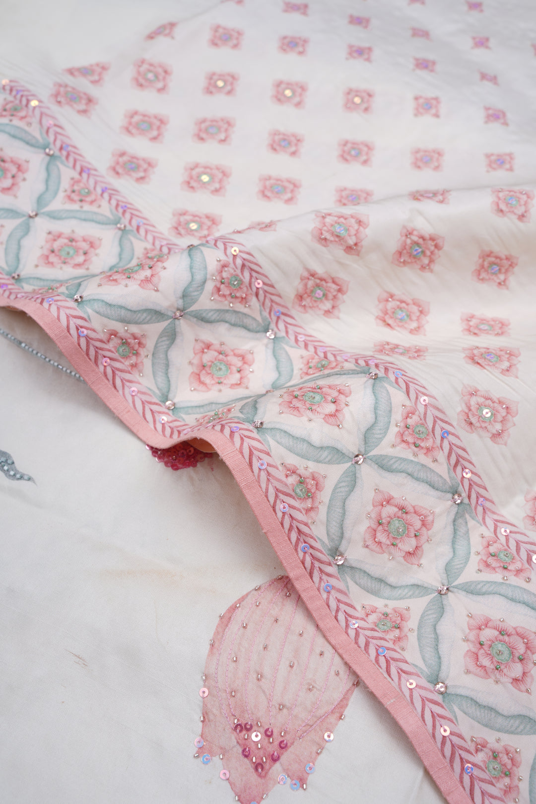 Blooming Heiress – Lotus Bloom Kanchi Silk Saree with Pearl-Edged Border (Copy)