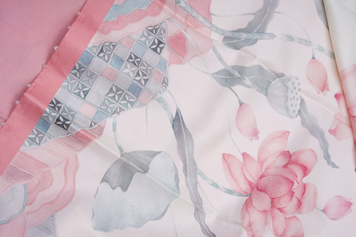 Blooming Heiress – Lotus Bloom Ombre Kanchi Silk Saree with Pearl-Edged Border