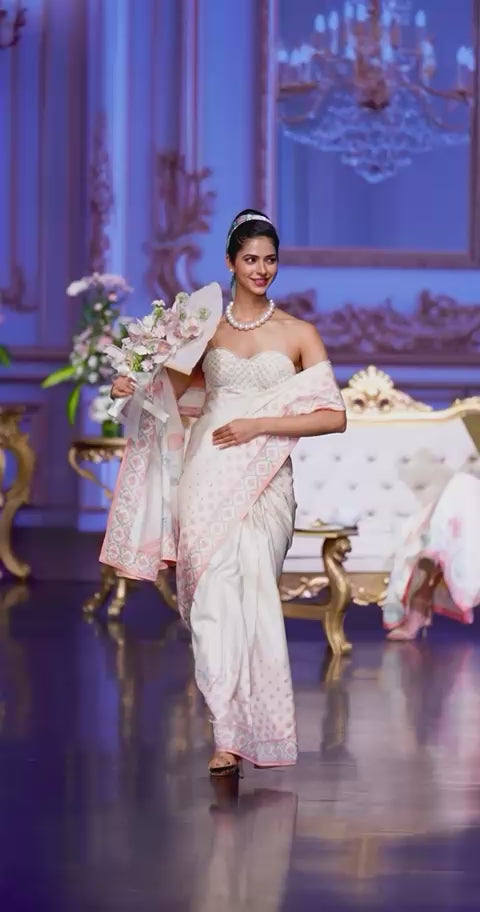 Blooming Heiress – Lotus Bloom Kanchi Silk Saree with Pearl-Edged Border (Copy)