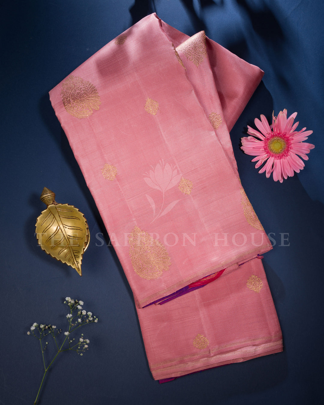 Baby pink and violet handwoven borderless Kanjivaram saree by The Saffron House, showcasing intricate traditional silk weaving and vibrant colors.