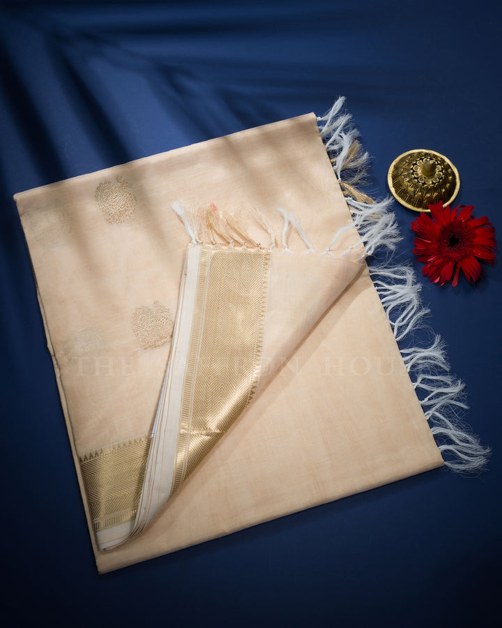 Ivory Cream Handwoven Silk Cotton Saree – The Saffron House