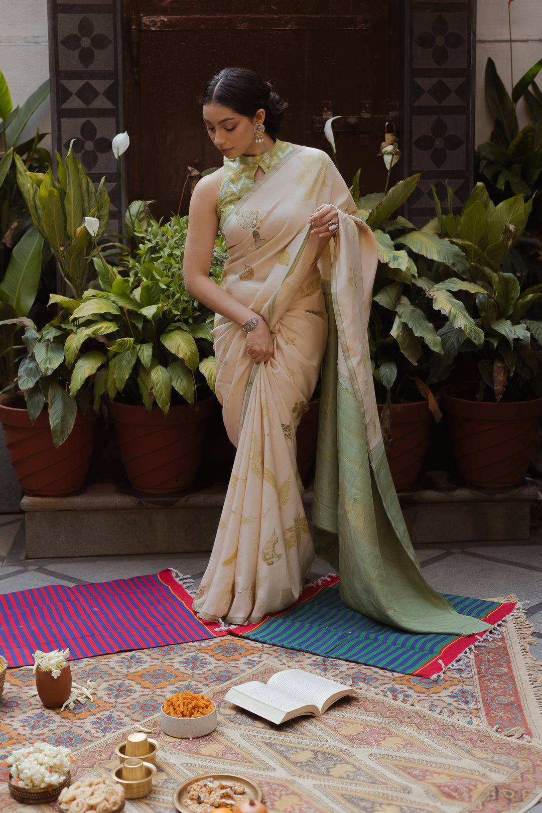 Pure White Kanjivaram Silk Saree – The Saffron House