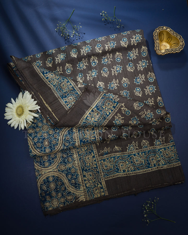 Slate Grey Tussar Silk Saree – The Saffron House