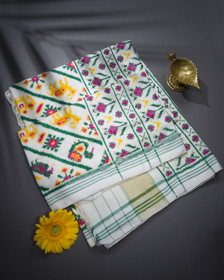 Off White Handwoven Patola Saree – The Saffron House