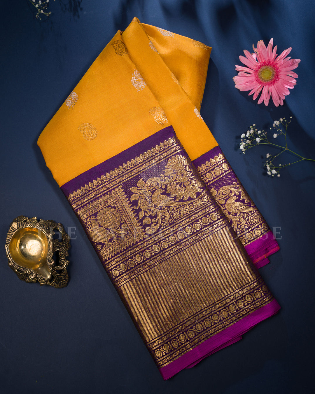 Mustard Gold And Yellow Gadwal Silk Saree – The Saffron House