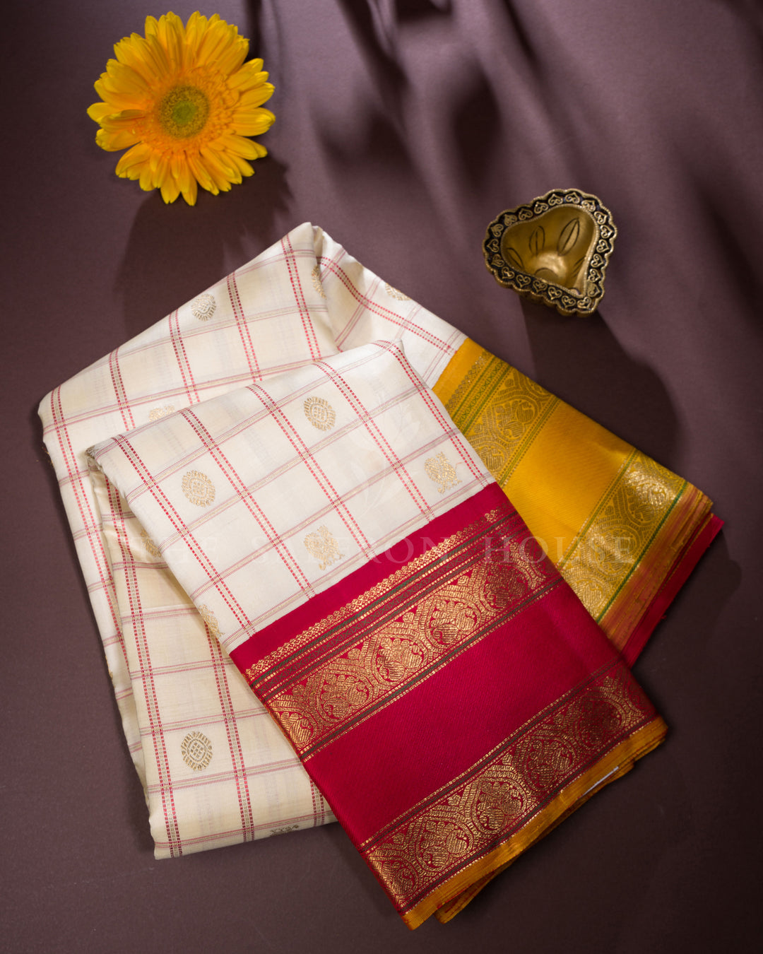 Off White And Red Korvai Kanjivaram Silk Saree – The Saffron House
