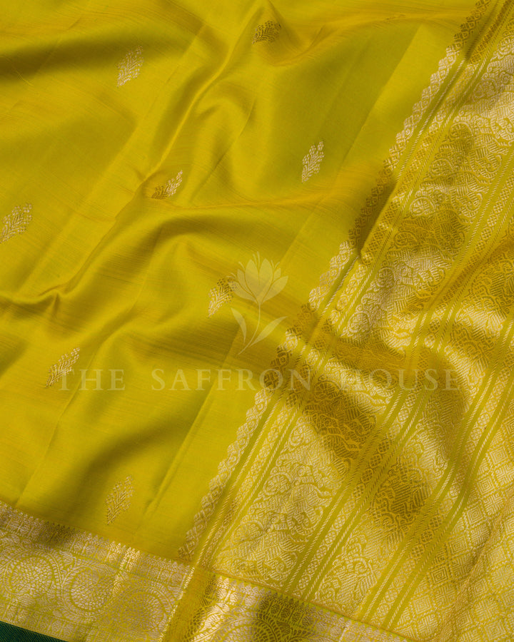 Green Kanjivaram Silk Saree – The Saffron House