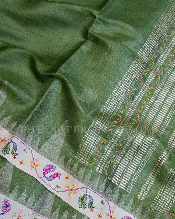 Parrot Green And Ivory Tussar Organza Saree – The Saffron House