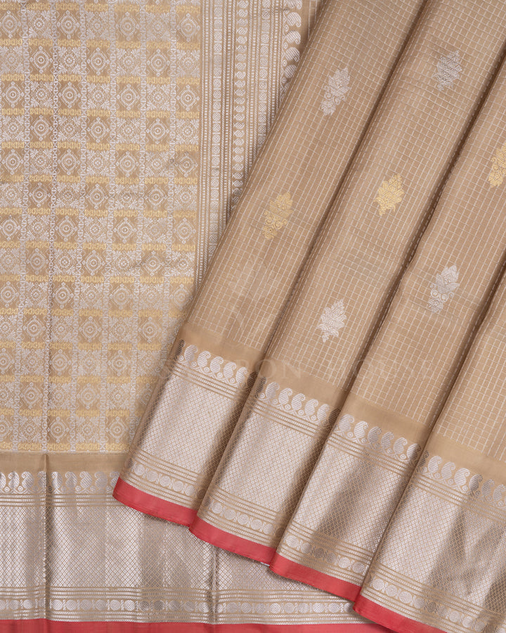 Ivory And Antique Gold Gadwal Silk Saree – The Saffron House