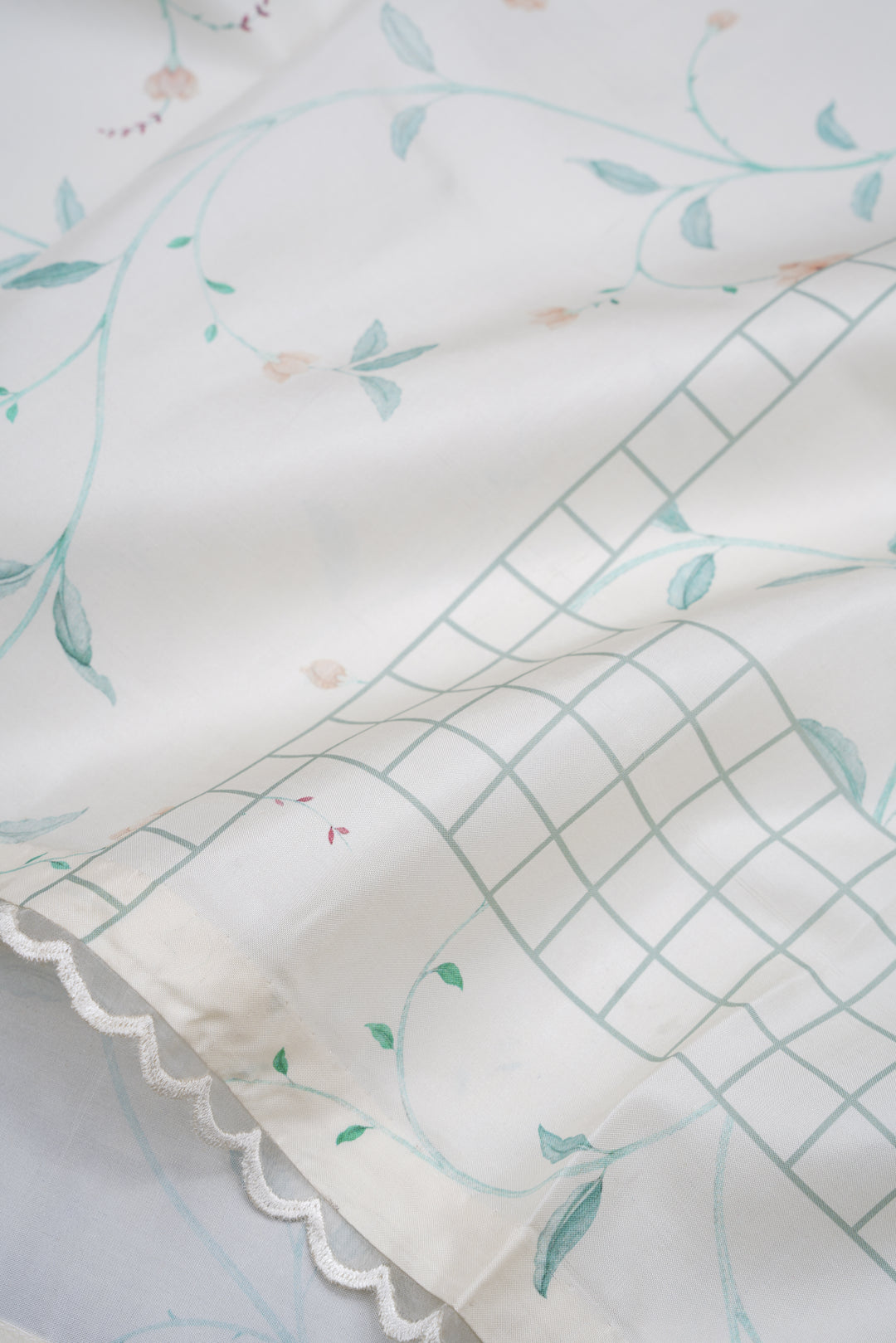 Ivory Grid Kanjivaram Silk Saree - Blooming Heiress - Look 10