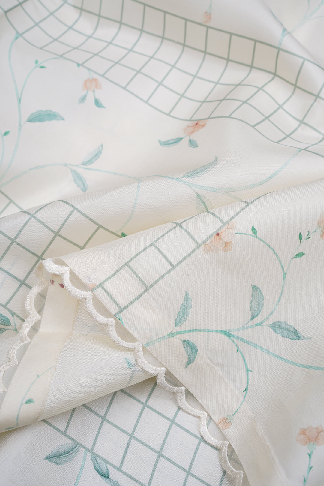 Ivory Grid Kanjivaram Silk Saree - Blooming Heiress - Look 10