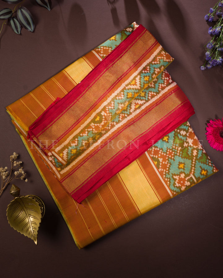 Pistachio Green And Red Handwoven Patola Saree – The Saffron House