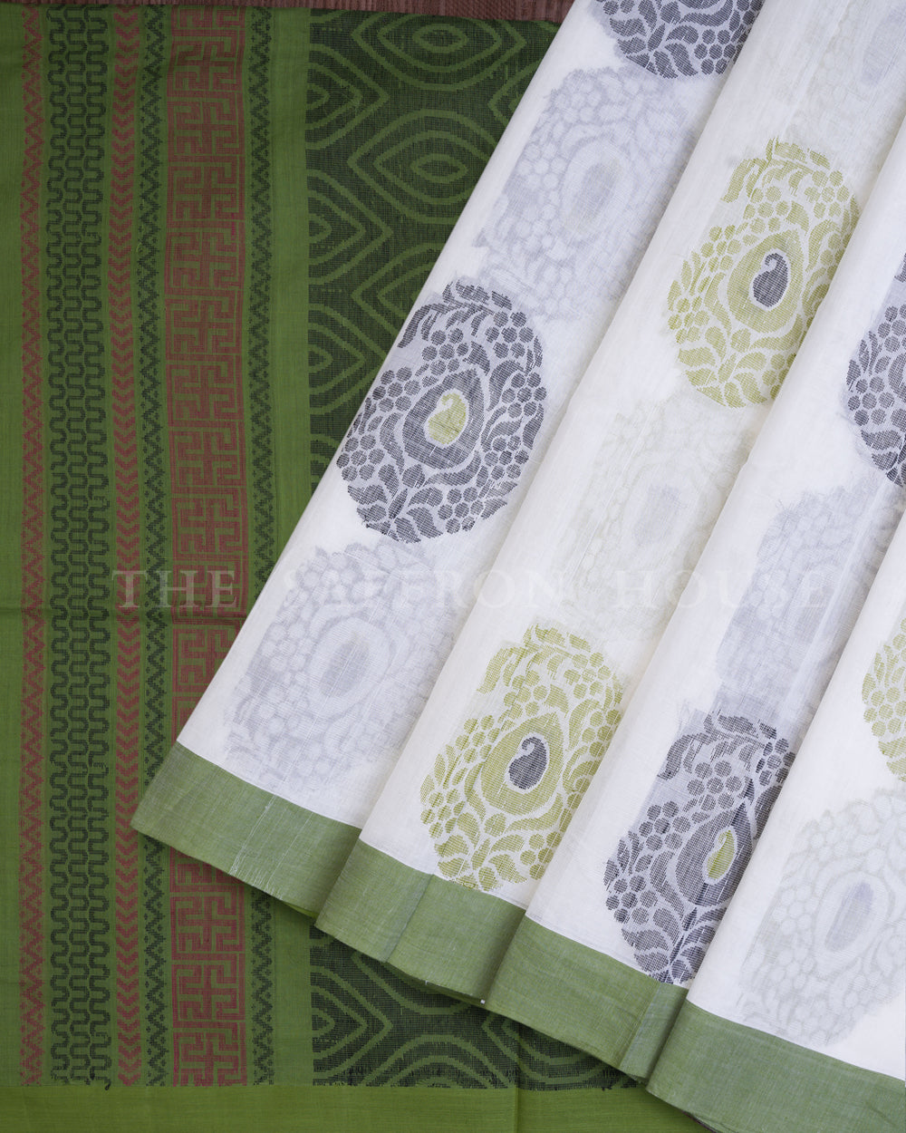 Pure White And Green Kattam Kanjivaram Silk Saree – The Saffron House
