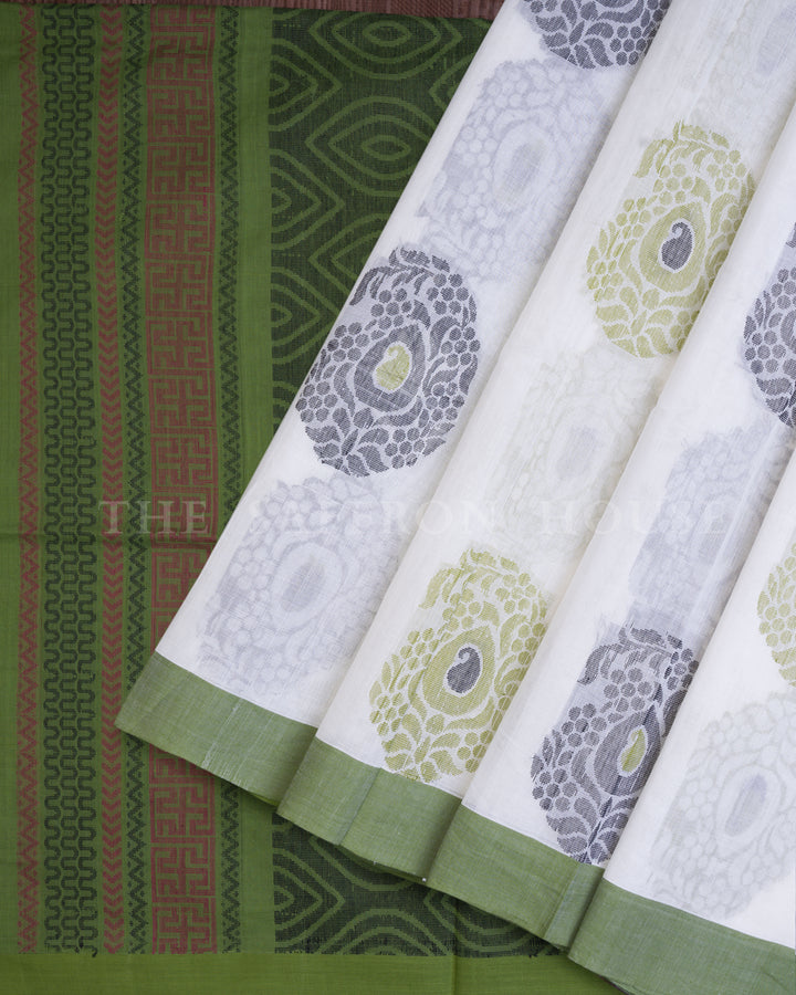 Pure White And Green Kattam Kanjivaram Silk Saree – The Saffron House