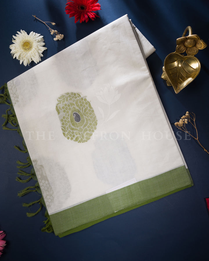 Pure White And Green Kattam Kanjivaram Silk Saree – The Saffron House